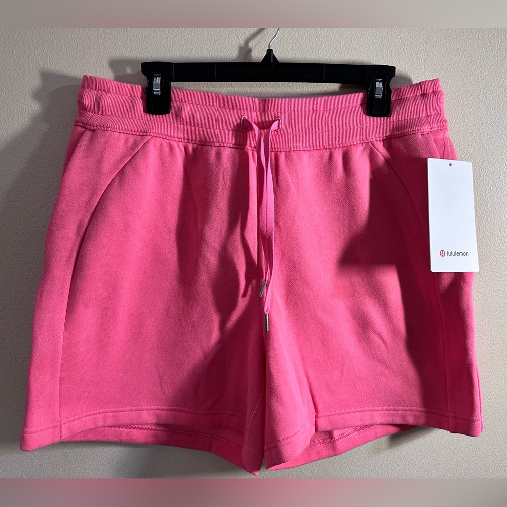 #21 NWT Lululemon Scuba High Rise Short 5”